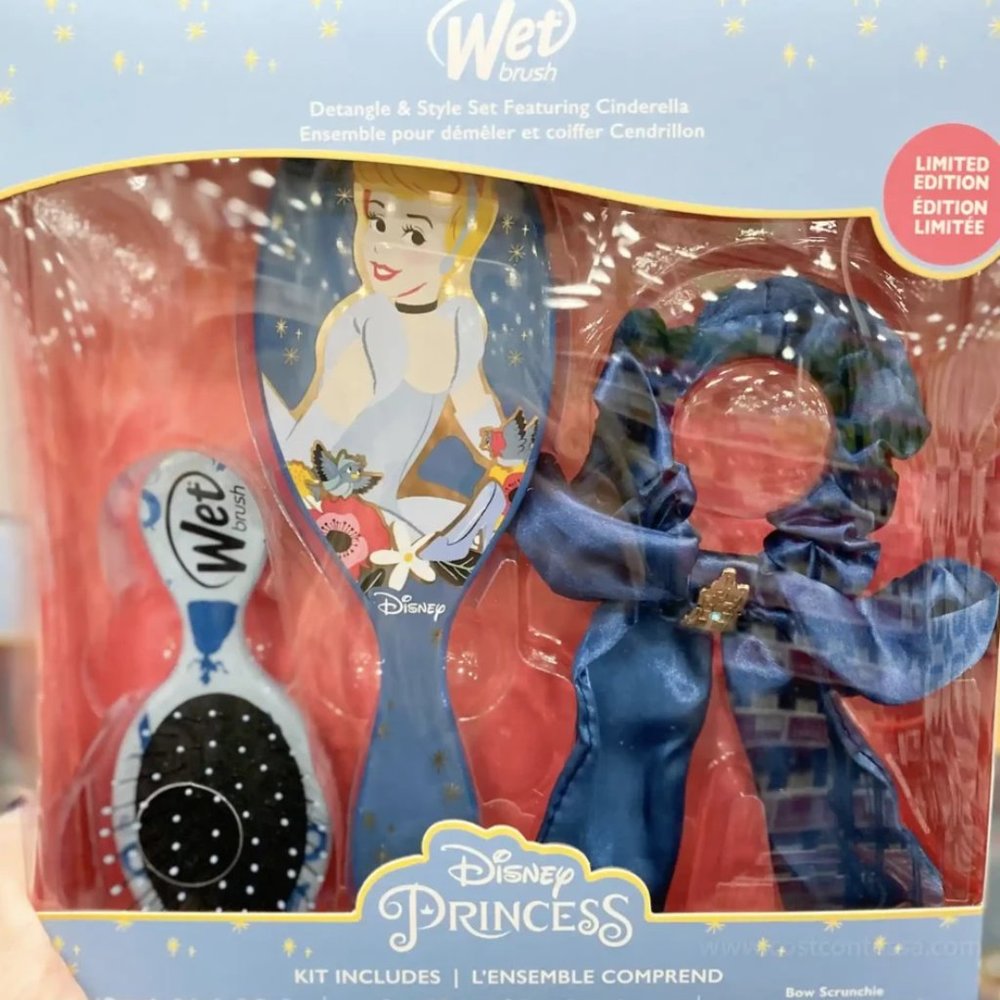 Disney Princess Cinderella 3-Piece Gift Bundle Wet Brush Set